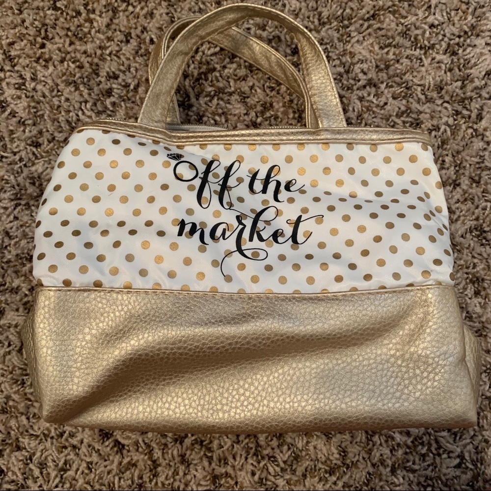 Travel “Off the market” bag